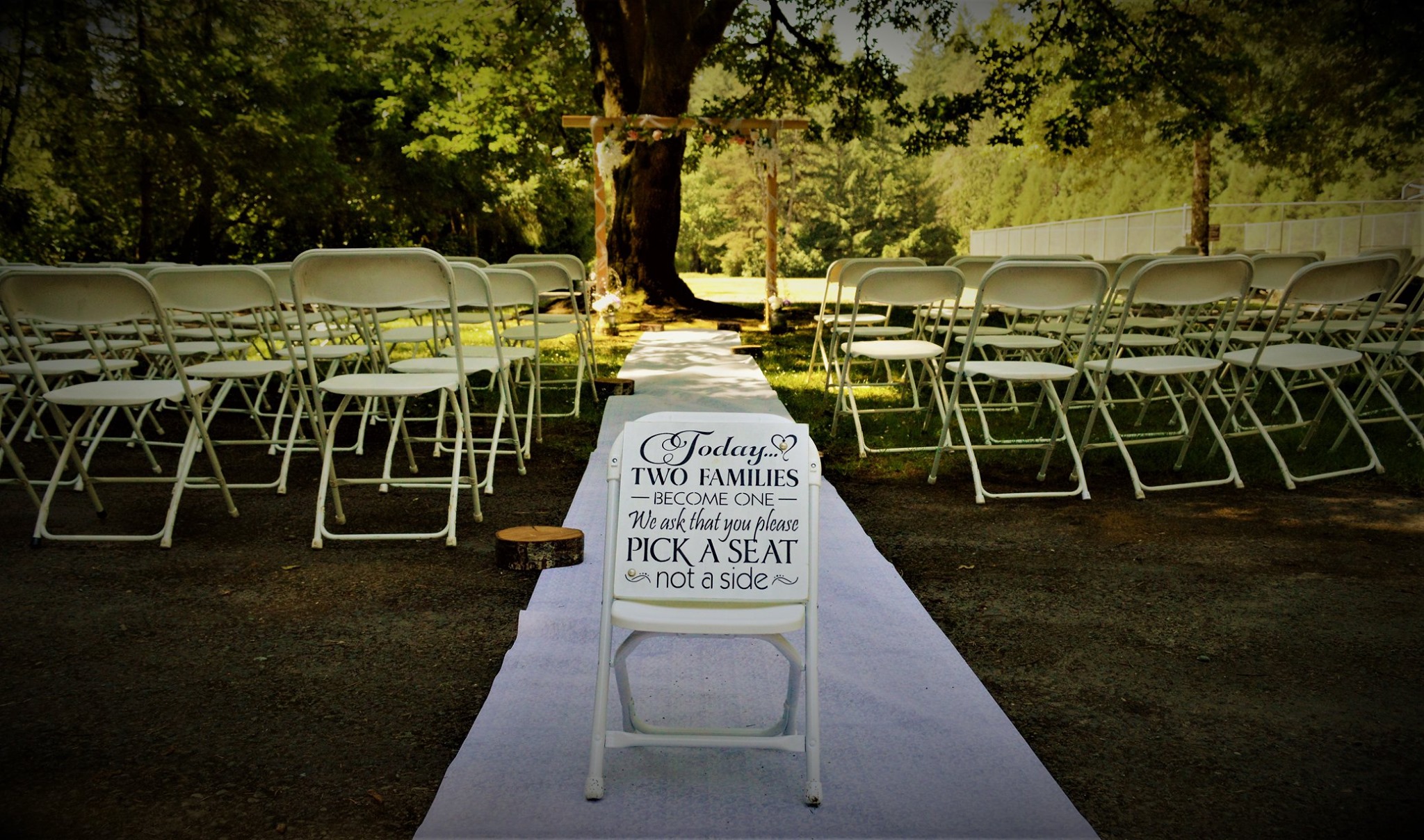 photo of the wedding altar